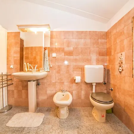 Vintijan 1268 아파트 *